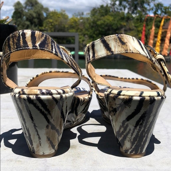 ☀️☀️STUART WEITZMAN Animal print wedge sandals - Picture 7 of 9